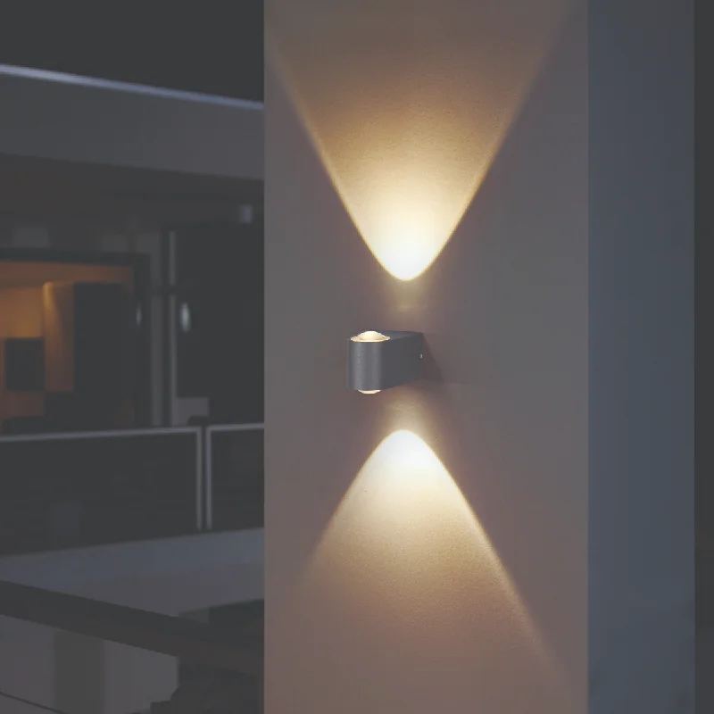 Track lighting for creating a moody atmospherePhilips Lucent outdoor Wall washer