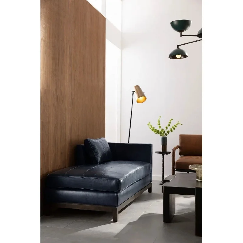 Track lighting with swivel heads for precise aimingEdmond Chaise