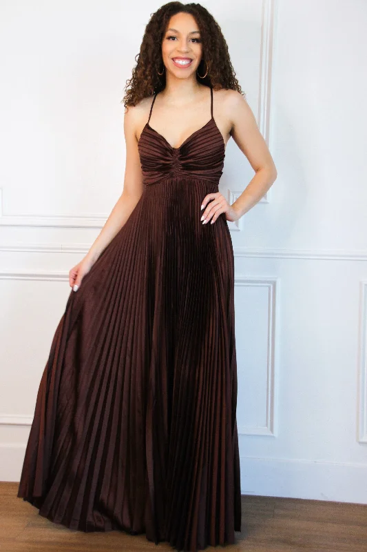 Pretty in Pleats Maxi Dress: Chocolate